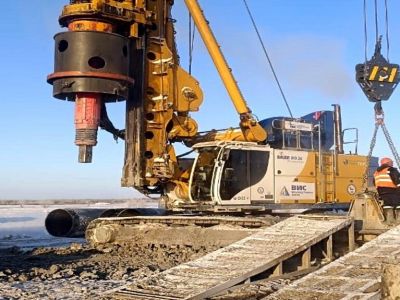 Строительство Ленского моста перешло в зимний режим