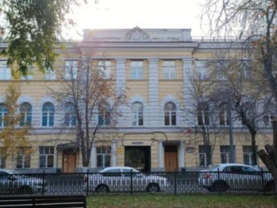 Дом доходный Н.И. Хватова, 1898 г. ; надстройка 1911 г. – «Русский Торгово-Промышленный Банк», арх. А.Н.Клементьев