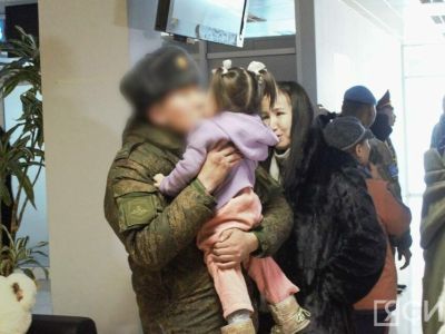 В аэропорту Якутска встретили военнослужащих, прибывших из зоны спецоперации