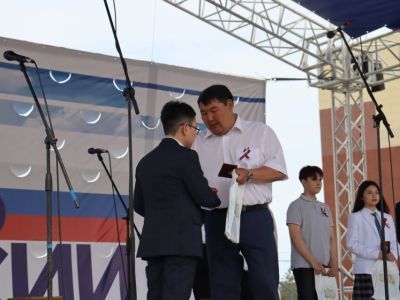 Вручение паспортов юным якутянам состоялось в День России в Якутске