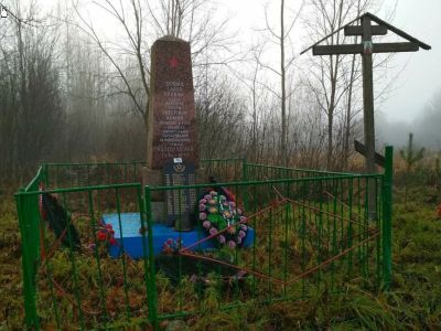 Братская могила воинов Советской Армии, погибших в период Великой Отечественной войны 1941-1945 гг.