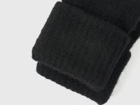 Вязаные перчатки, Черный
