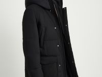 Утепленное пальто с накладными карманами