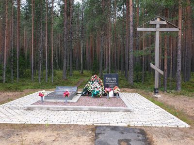 Братская могила советских воинов, погибших в годы Великой Отечественной войны