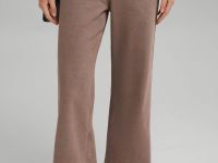 Джинсы расклешенного кроя