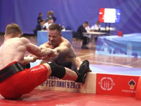 Мас-рестлеры Якутии прошли в финал чемпионата России