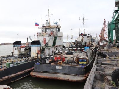 Джулустан Борисов ознакомился с инфраструктурой речных портов Усть-Куйги и Нижнеянска