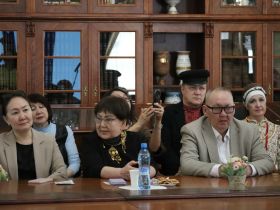 В Якутии выпустили электронную книгу о спектаклях Андрея Борисова в Русском театре