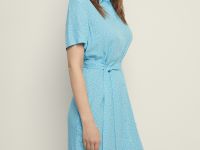 Платье с коротким рукавом и поясом