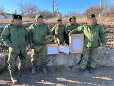 Бойцам на Запорожском направлении передали посылки из Якутии