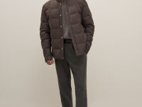 Стеганый пуховик с воротником-стойкой