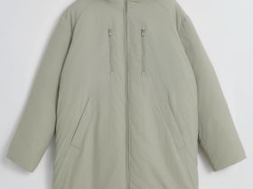 Утепленное пальто с утяжниками на талии