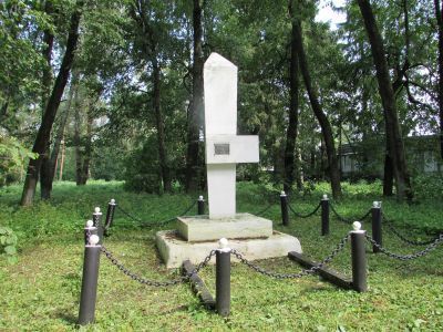 Братская могила борцов революции