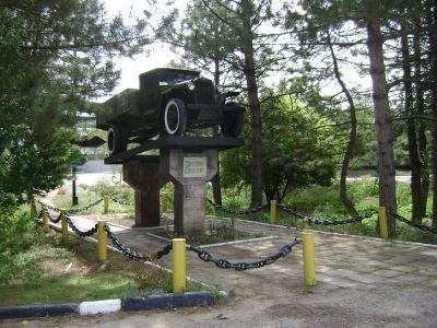 Памятный знак в честь шоферов-ветеранов труда