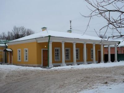 Дополнение к Путевому дворцу, комплекс - гауптвахта, 1830 г.