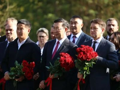 В Нерюнгри почтили память шахтеров и погибших в СВО