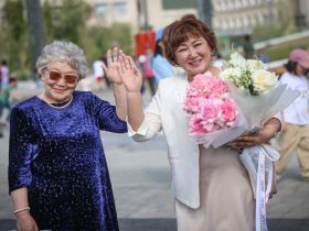 Первая торжественная регистрация брака состоялась на площади Республики