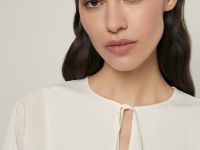 Платье из хлопка с v-образным вырезом