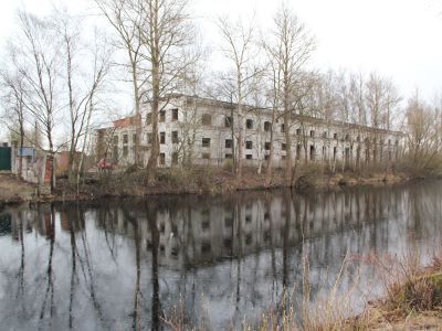 Одна из бывших казарм, где в 1764-68 г. квартировал Суздальский пехотный полк, командиром которого был великий русский полководец А.В. Суворов