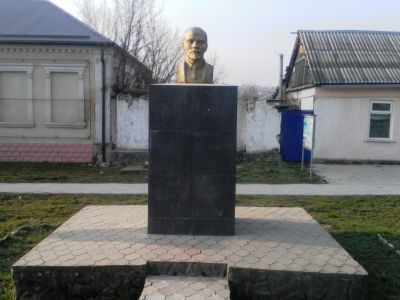 Бюст В.И. Ленина