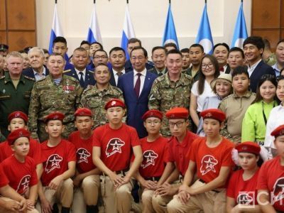 В Якутии чествовали Героев России Филиппа Евсеева и Алексея Неустроева