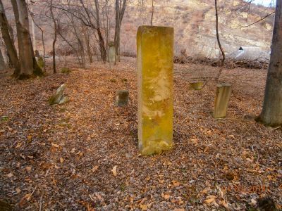 Стелы надмогильные