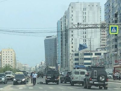 В Якутске на перекрёстке водитель внедорожника сбил велосипедиста