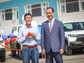 17 новых автомобилей передали районным больницам Якутии