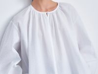 Блузка с округлым вырезом свободного силуэта