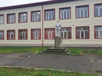 Памятник  В.И.Ленину