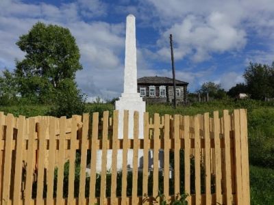 Братская могила 35 партизан, погибших в июне и сентябре 1919 года в боях с колчаковским карательным отрядом Красильникова