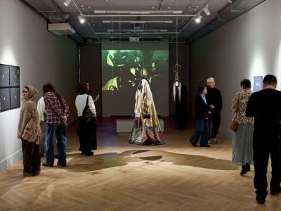 Арт-группа «Архетип» представила эпос Олонхо и якутскую одежду на выставке в Иркутске