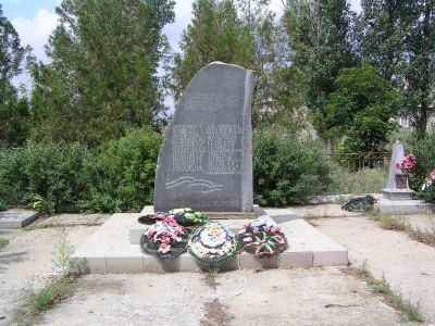 Братская могила советских воинов, погибших в период Сталинградской битвы