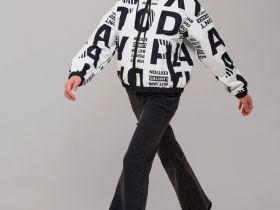 Куртка текстильная с полиуретановым покрытием для девочек (ветровка)