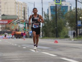 Якутянка Татьяна Артемьева впервые завоевала серебро чемпионата России по бегу 100 км