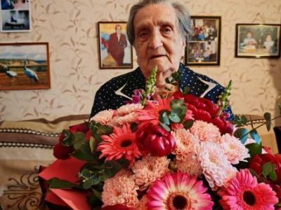 С Днем Победы поздравили Нину Ильиничну Провоторову