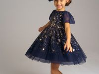 Карнавальный костюм: нарядное платье и шляпа волшебницы