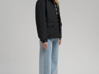 Стеганая куртка с искусственным утеплителем и водоотталкивающей пропиткой