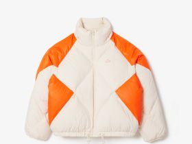 Женская короткая куртка Lacoste с высоким воротом и капюшоном