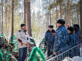 Сотрудники УФСИН Якутии посетили могилы ветерана войны и труженика тыла