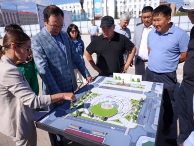 Глава Якутии поручил завершить благоустройство набережных и площади Ленина Якутска ко Дню города