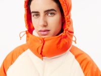 Женская короткая куртка Lacoste с высоким воротом и капюшоном