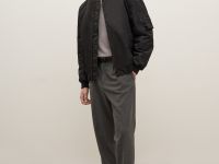 Утепленная куртка-бомбер с капюшоном