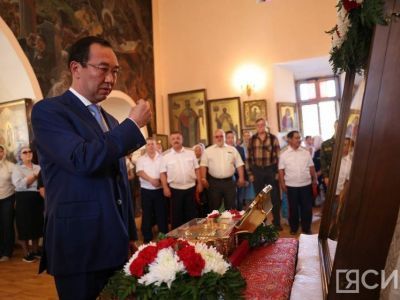 В Якутске состоялась Божественная Литургия у ковчега с мощами Георгия Победоносного