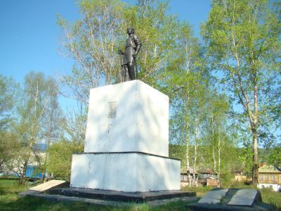 Братская могила и памятник на месте боя с белочехами 27 мая 1918 г.
