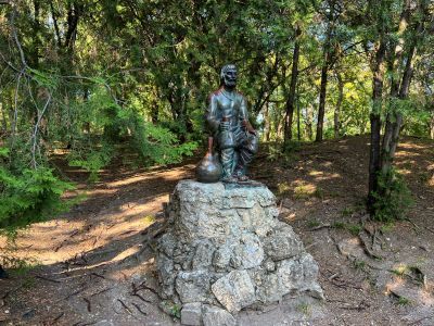 Скульптура "Крестьянин"