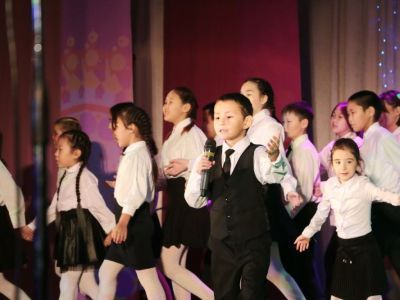 У детской школы – зрелый возраст