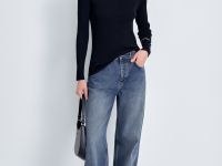 Джемпер приталенного силуэта с воротником-стойкой