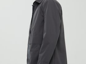 Плащ прямого силуэта