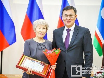 Якутским журналистам вручили государственные награды в День печати